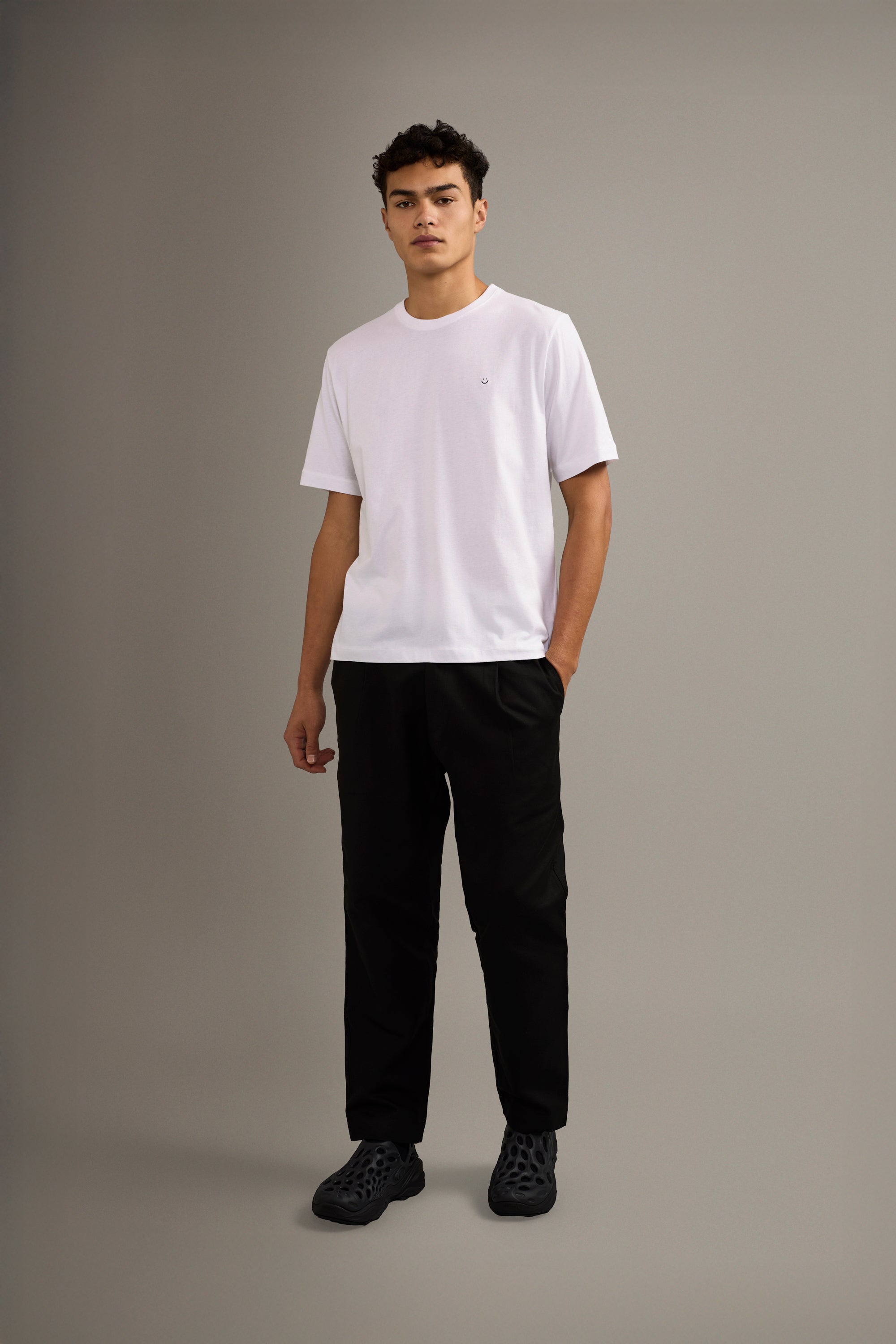 classic crew t-shirt white smiley