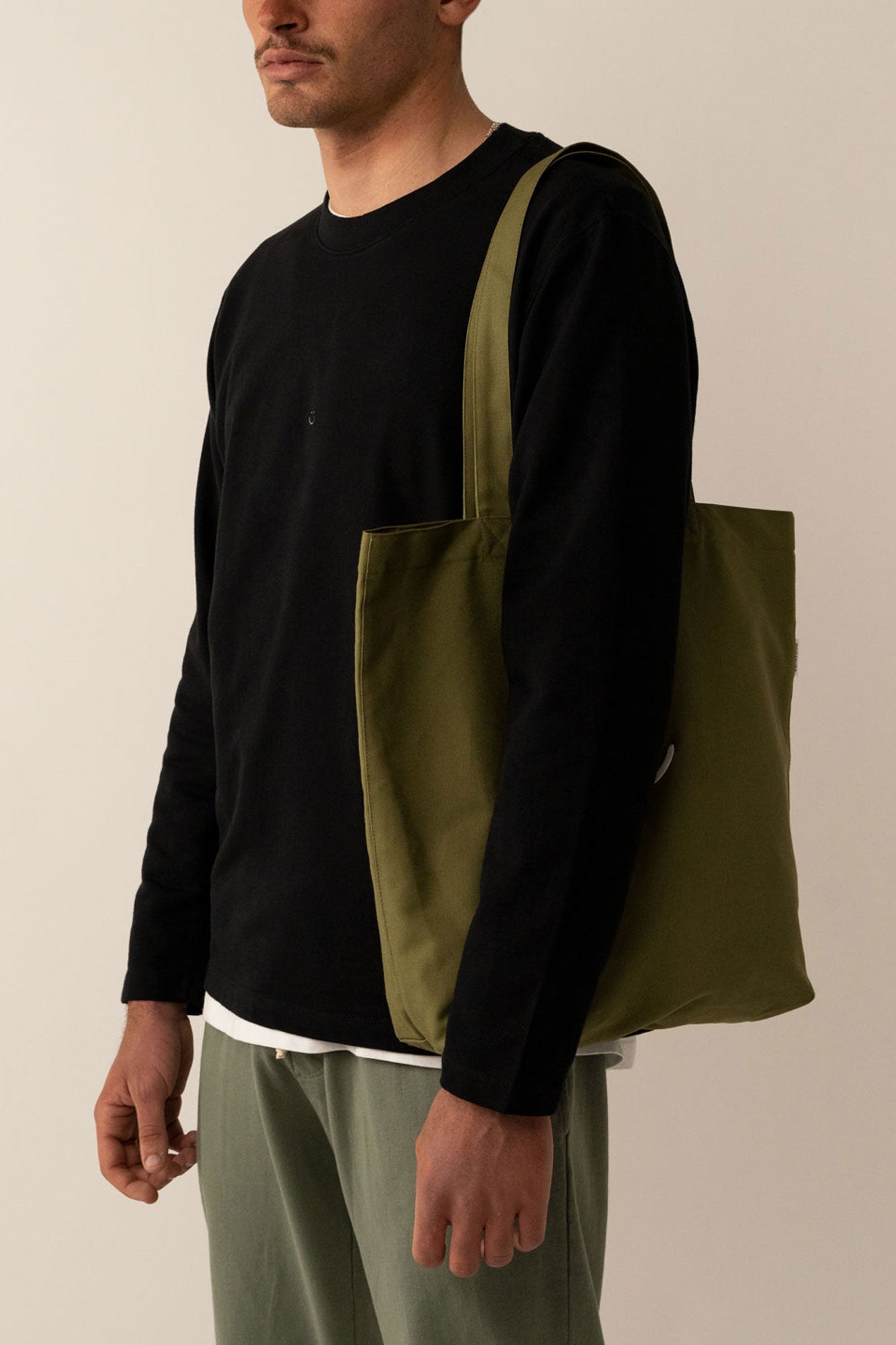 canvas pocket tote bag olive